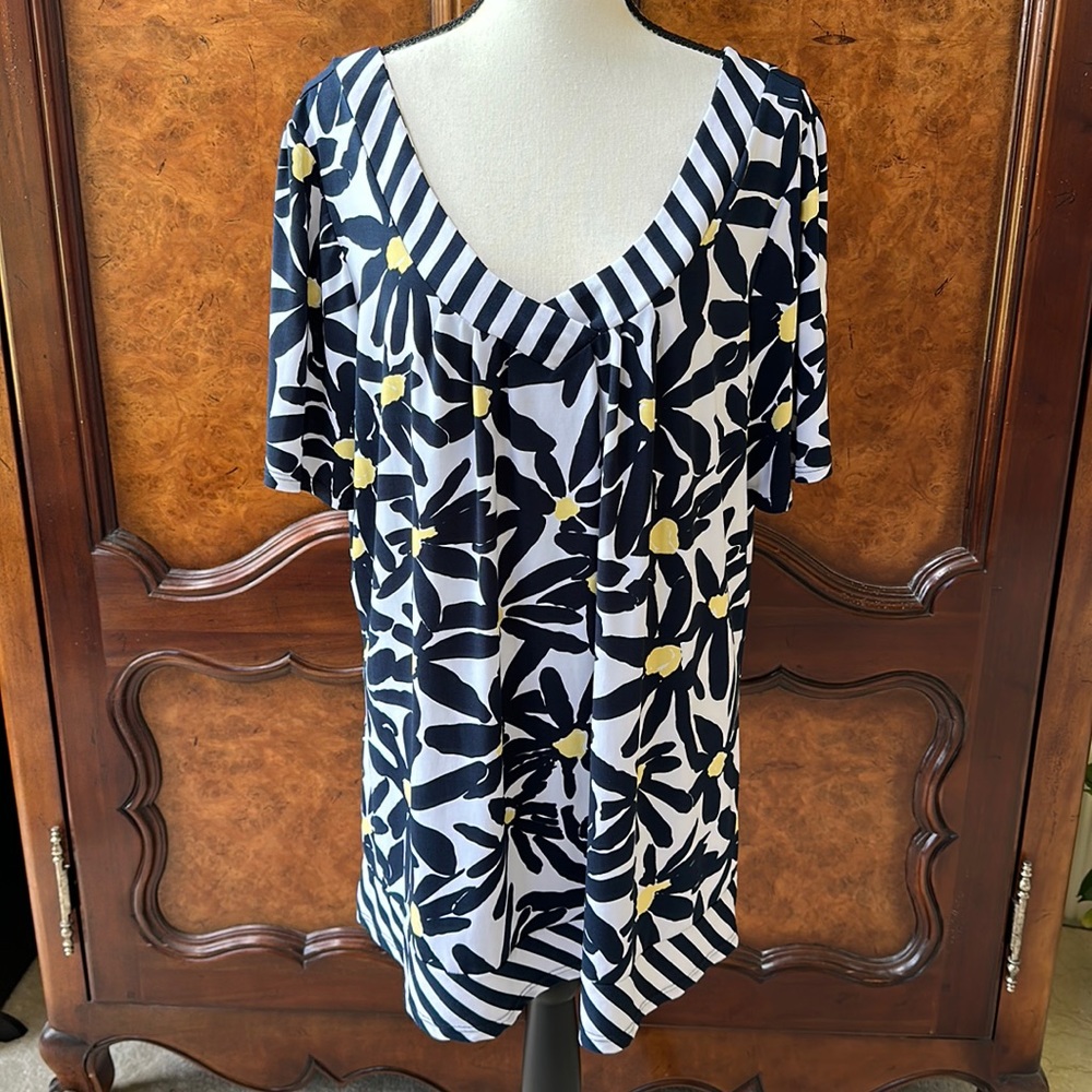 Avenue Floral Top with Criss Cross Back (Size 18/20)